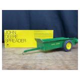 1/16 John Deere Spreader NIB Ertl
