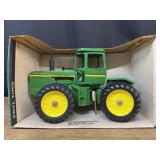 1/16 John Deere 8630 NIB Ertl