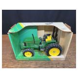 1/16 John Deere 6200 NIB Ertl