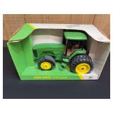 1/16 John Deere 8400 Collector NIB Ertl