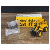 1/50 Caterpillar IT28 Integrated Tool Carrier NIB Conrad