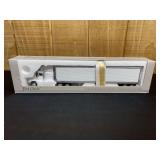 1/53 Freightliner Semi NIB Tonkin