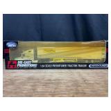 1/64 Freightliner J.B. Hunt Semi NIB DCP