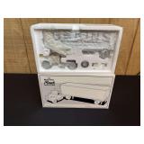 1/34 Mack B-61 Bekins Semi NIB 1st Gear