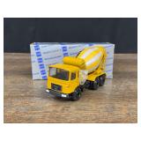 (2) 1/50 Liebherr Mixer Trucks NIB Conrad