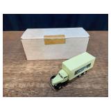1/48 Mack Coca-Cola Box Truck NIB DeHanes Models