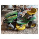 John Deere LA115 Riding Lawn Mower with 42-inch Edge Cutting System