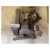 Columbian Vise & Mfg. Co. Cat No. 204 1/2 Bench Vise with Swivel Base