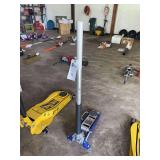 Pittsburgh Automotive 1.5 Ton Racing Floor Jack