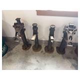 (4) Jacks