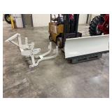 International Harvester 6’ Hydraulic Lift Snow Blade