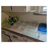 Assorted Pyrex Glass Bakeware and Kitchenware Collection