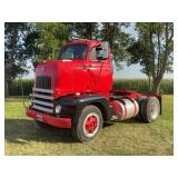 1953 International R200 Single Axle Semi