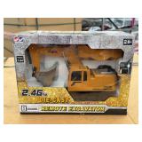 Ao Hai 1:24 Scale Die-Cast 2.4 GHz 8-Channel Remote Excavator