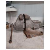 Heavy Duty Swivel Base Bench Vise with Serial Numbers 11147 and R2