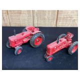 (2) 1/16 IH 600 + Farmall Super M-TA Ertl