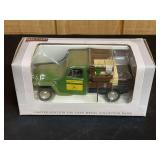 1/25 John Deere Willys Jeep Stake Bed NIB SC