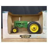 1/16 John Deere MB NIB SC