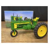 1/16 John Deere 520 Hi-Clearance 2002 Two Cylinder NIB Ertl