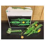 1/16 John Deere 4020 w/Picker Precision NIB Ertl