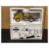 1/34 GMC Dekalb Stake Truck NIB 1st Gear