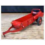 1/16 IH McCormick Spreader Eska