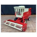 1/24 IH 915 Combine Ertl