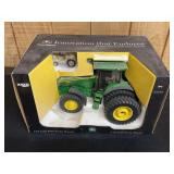 1/16 John Deere 8530 Waterloo Collector NIB Ertl