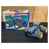 1/32 New Holland 9882 Collector NIB Ertl