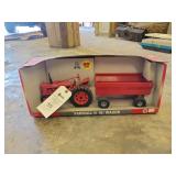 1/16 Farmall H and Wagon