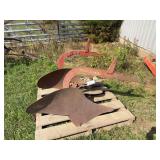 (2) International Harvester 194 14” Fast Hitch Moldboard Plows