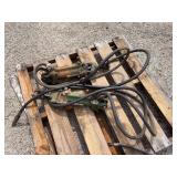 (2) Hydraulic Cylinders