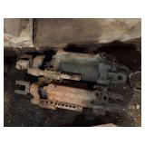 (2) Hydraulic Cylinders