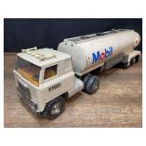 Mobil Tanker Semi Ertl