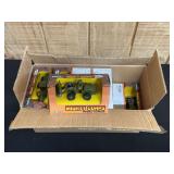 (11) 1/64 IH US Army Wheel Loader NIB Ertl