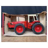 1/16 IH 3588 NIB Ertl
