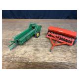 (2) 1/16 John Deere Spreader + Tru-Scale Grain Drill