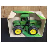 1/16 John Deere 8650 NIB Ertl