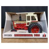 1/16 IH 1456 Golden Demonstrator NIB Ertl