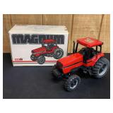 1/16 Case-IH Magnum 7130 1990 Strasbourg NIB Ertl