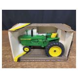 1/16 John Deere 4010 Collector NIB Ertl