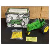 1/16 John Deere 70 1996 NFTM NIB Ertl