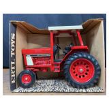 1/16 IH 886 NIB Ertl