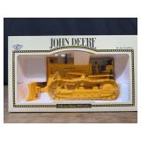 1/16 John Deere 420 Industrial Crawler Collector NIB Ertl
