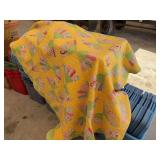 Handmade Fan Pattern Quilt with Yellow Background and Scalloped Edge