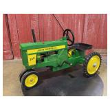 John Deere 720 Pedal Ertl