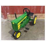 John Deere 720 Pedal Ertl