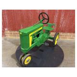 John Deere 620 Pedal Eska