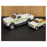 (2) John Deere Pickups Ertl