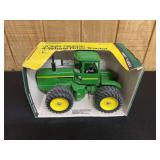 1/16 John Deere 8630 Tractor NIB Ertl